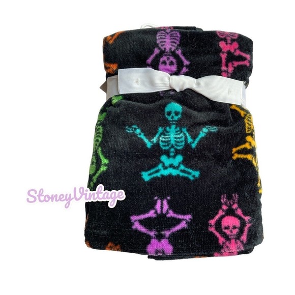 Betsey Johnson Halloween Hand Towel Set Rainbow Skeletons doing yoga - Picture 1 of 3